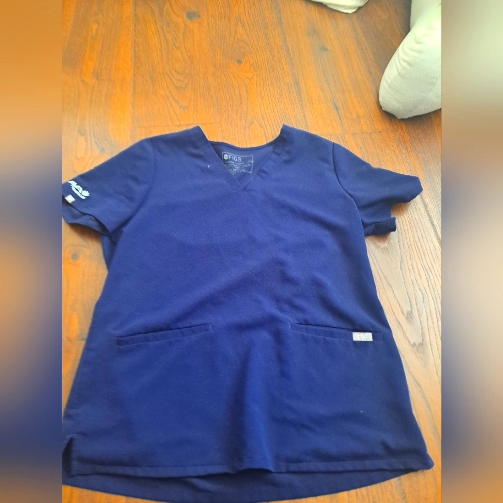 Scrub top